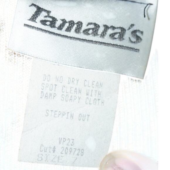 Vintage Tamara’s Off-Shoulder Cocktail – Size 7 Embroidered Velvet – Scalloped - Picture 10 of 11